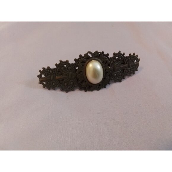 Antique Style Vintage Barrette with Faux Pearl & Intricate Metal Design - Picture 1 of 2